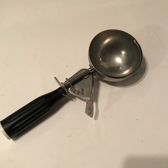 Hamilton Beach stainless steel ice cream scoop , large scoop, good condition - Picture 6 of 8
